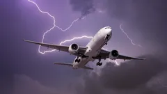 Fulgerul în avion: trebuie oare pasagerii să se teamă?