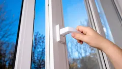 90% dintre oameni aerisesc apartamentul în mod incorect — iată consecințele