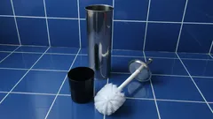 Cum se curăță corect peria de toaletă: 3 metode fără substanțe chimice