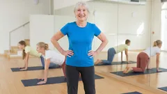 Ai spatele „înțepenit”? Iată ce te ajută cu adevărat să-ți relaxezi zona lombară