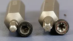 Scoatem șuruburile blocate în câteva secunde: un truc util și verificat